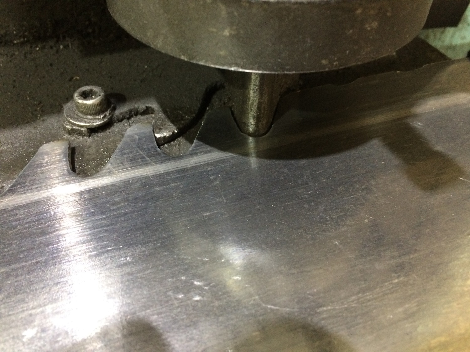 насечка зубьев на рамной пиле 